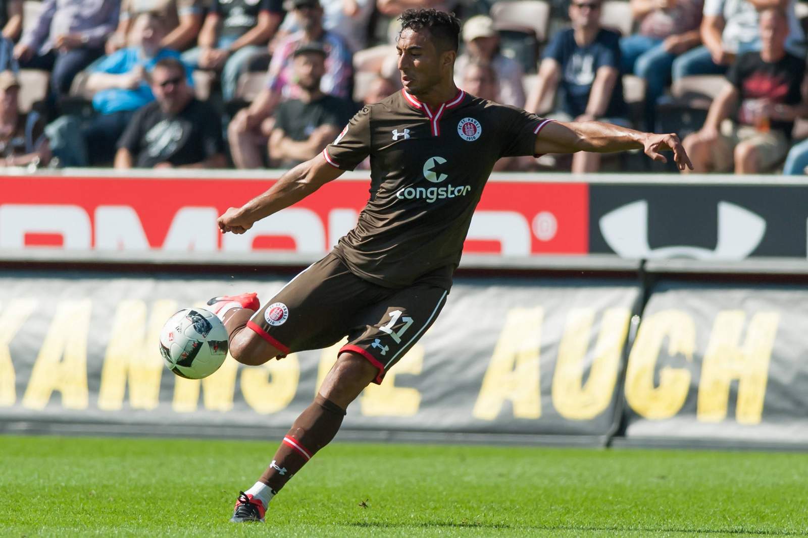 Bouhaddouz St. Pauli 2. Bundesliga Aziz Bouhaddouz, Stürmer auf dem Kiez.