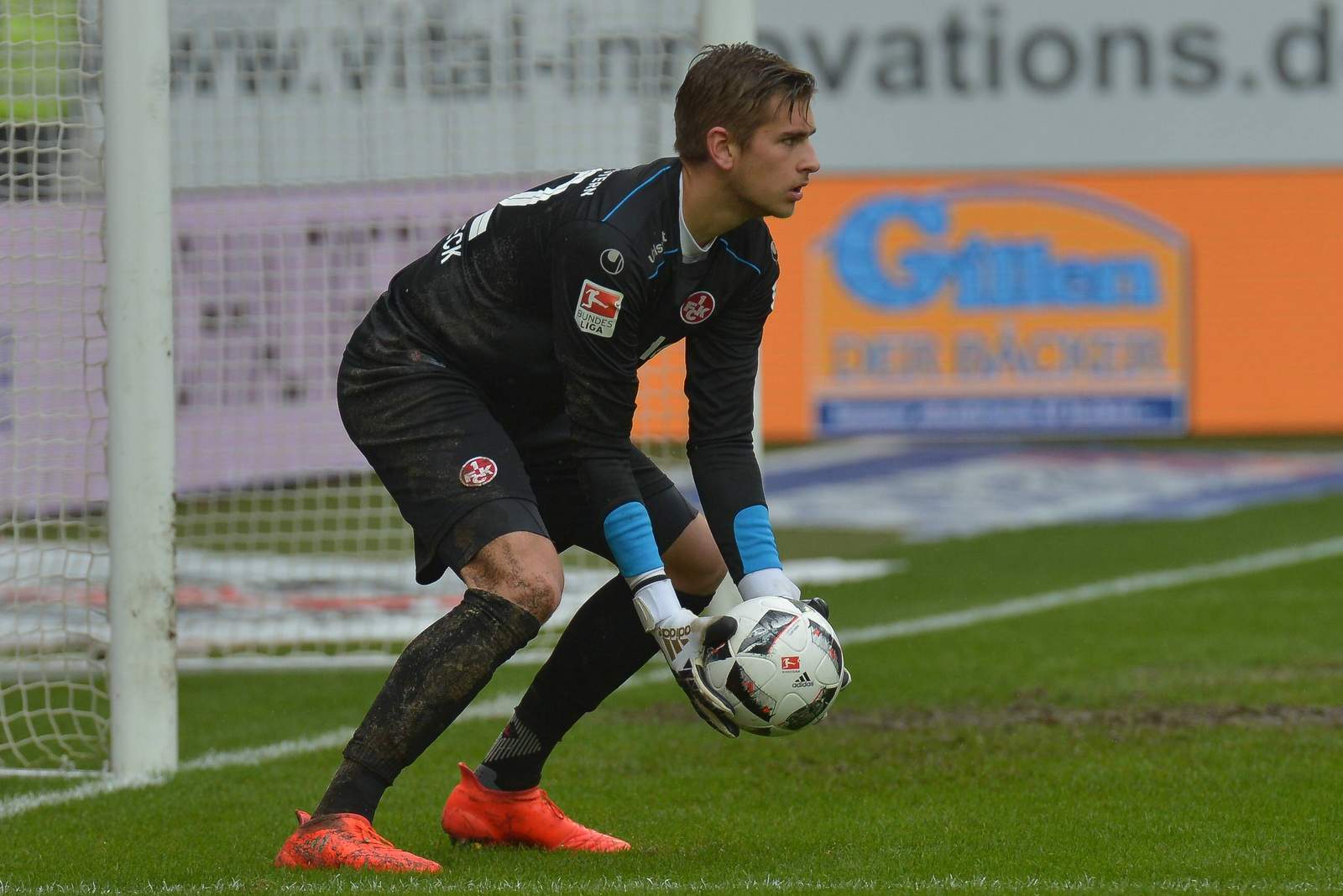 Pollersbeck Kaiserslautern 2. Bundesliga Julian Pollersbeck, Keeper des 1. FC Kaiserslautern.