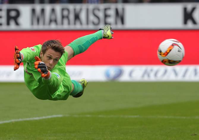 Fliegt Schwolow wieder am Ball vorbei? Unser Tipp: Freiburg gewinnt gegen Union
