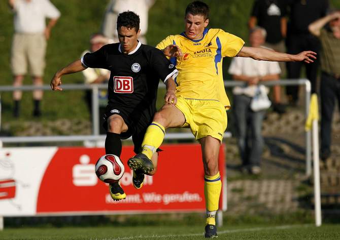 Stefan Kutschke im Trikot von FV Dresden Laubegast.