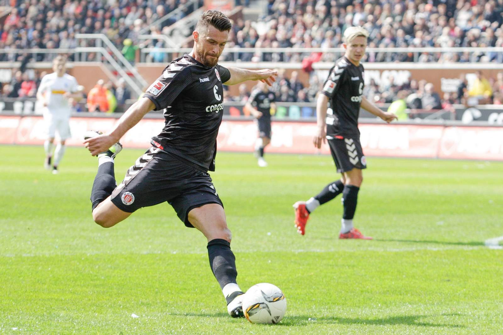 enis alushi st. pauli 2. bundesliga Enis Alushi vom FC St. Pauli