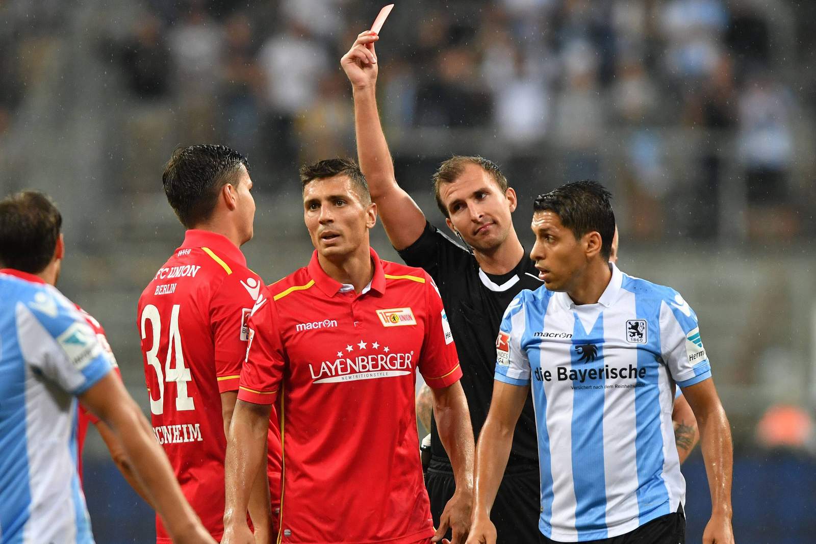 Schönheim Union Berlin 2. Bundesliga Fabian Schönheim muss vorzeitig vom Platz.