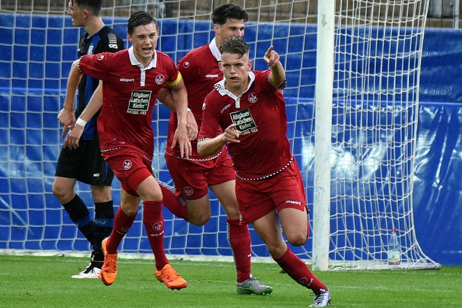shipnoski kaiserslautern u19 Nicklas Shipnoski jubelt nach Tor für U19