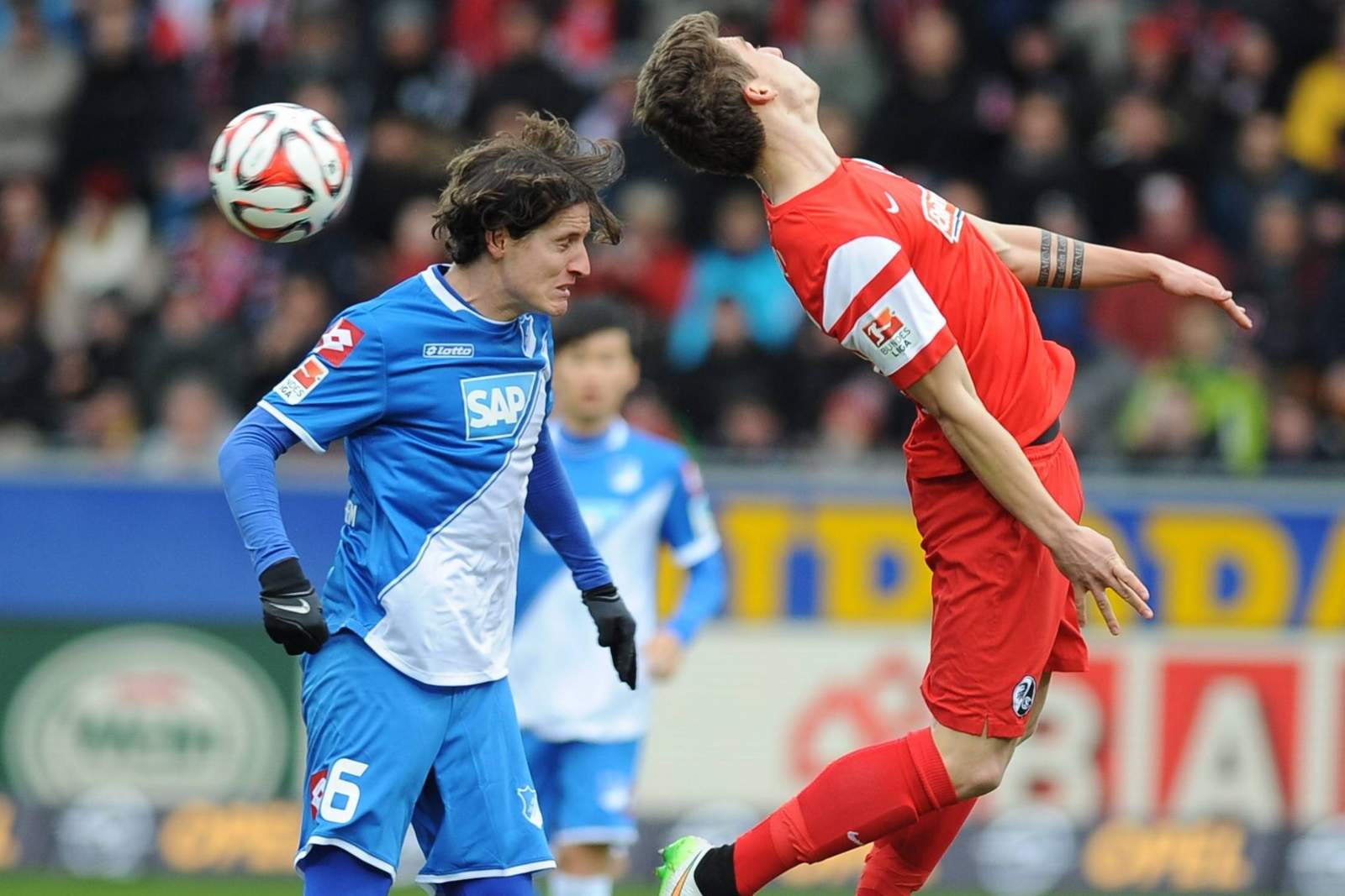 Rudy Höhn Hoffenheim Freiburg Bundesliga Immanuel Höhn im Kopfballduell mit Sebastian Rudy. Jetzt auf Hoffenheim gegen Freiburg wetten!