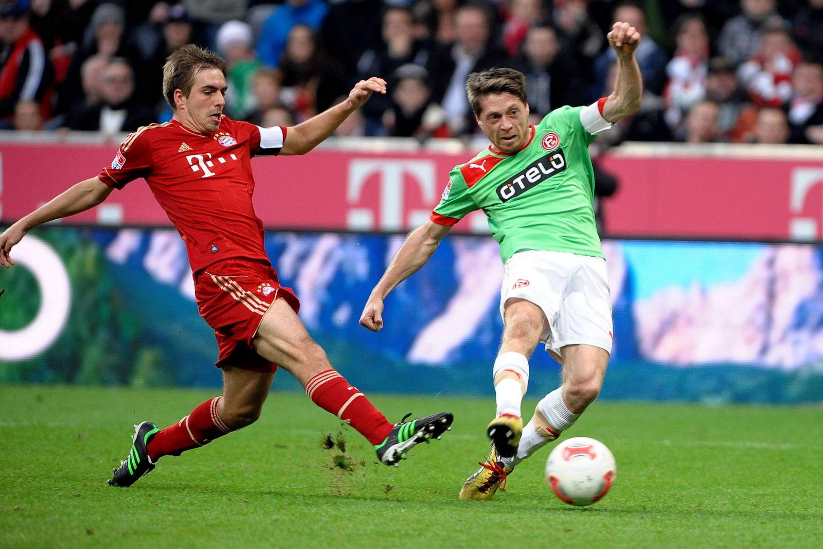 Andreas Lambertz erzielt Tor gegen den FC Bayern