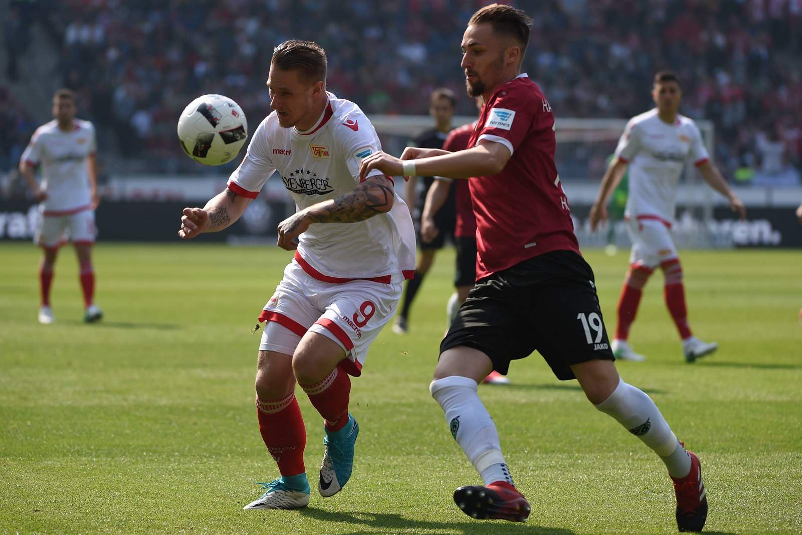polter union berlin hübner hannover 2.bundesliga Zweikampf zwischen Polter und Hübner