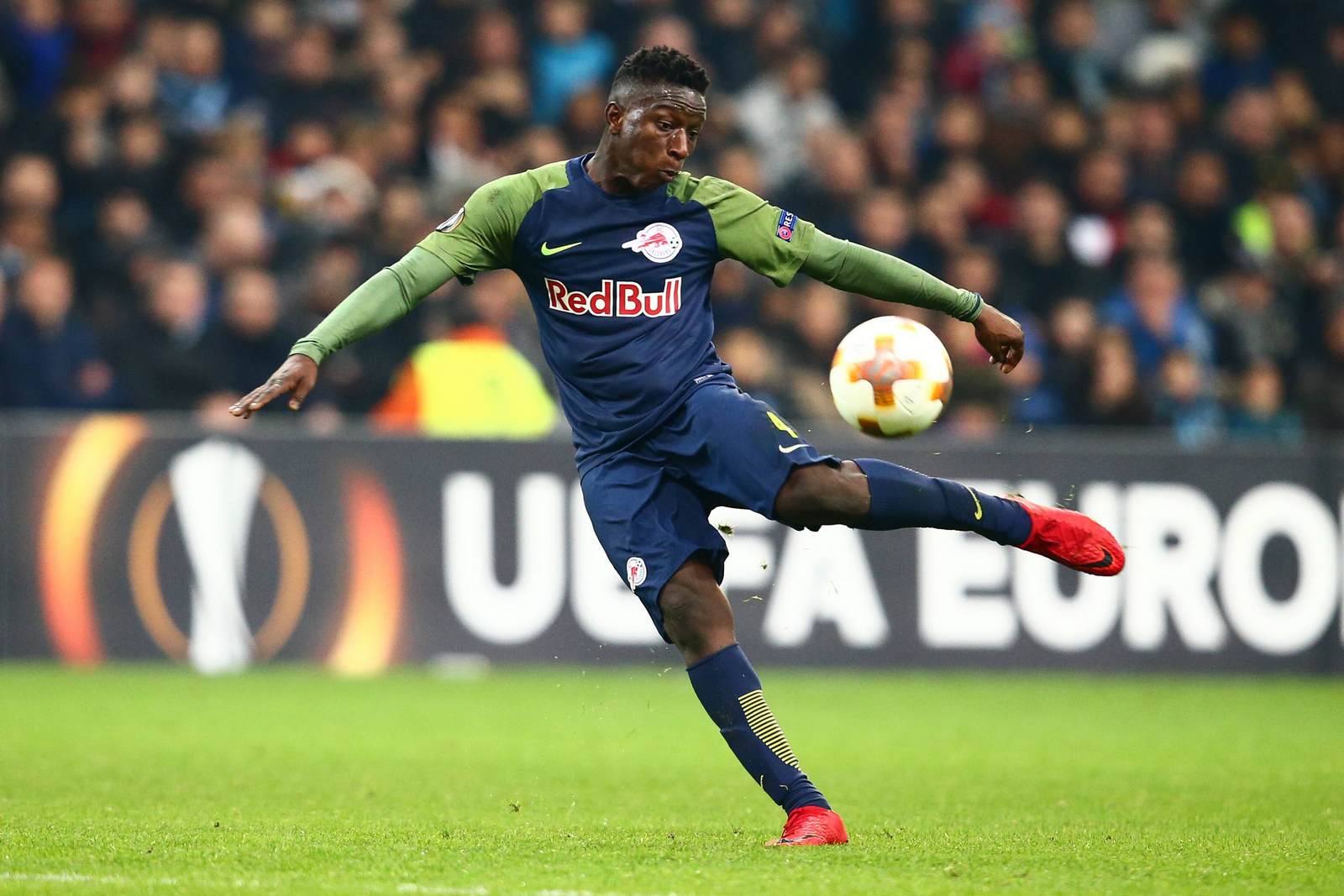 Amadou Haidara, rb salzburg, europa league Amadou Haidara am Ball für Salzburg. Jetzt auf die Partie Real Sociedad gegen Red Bull Salzburg wetten.
