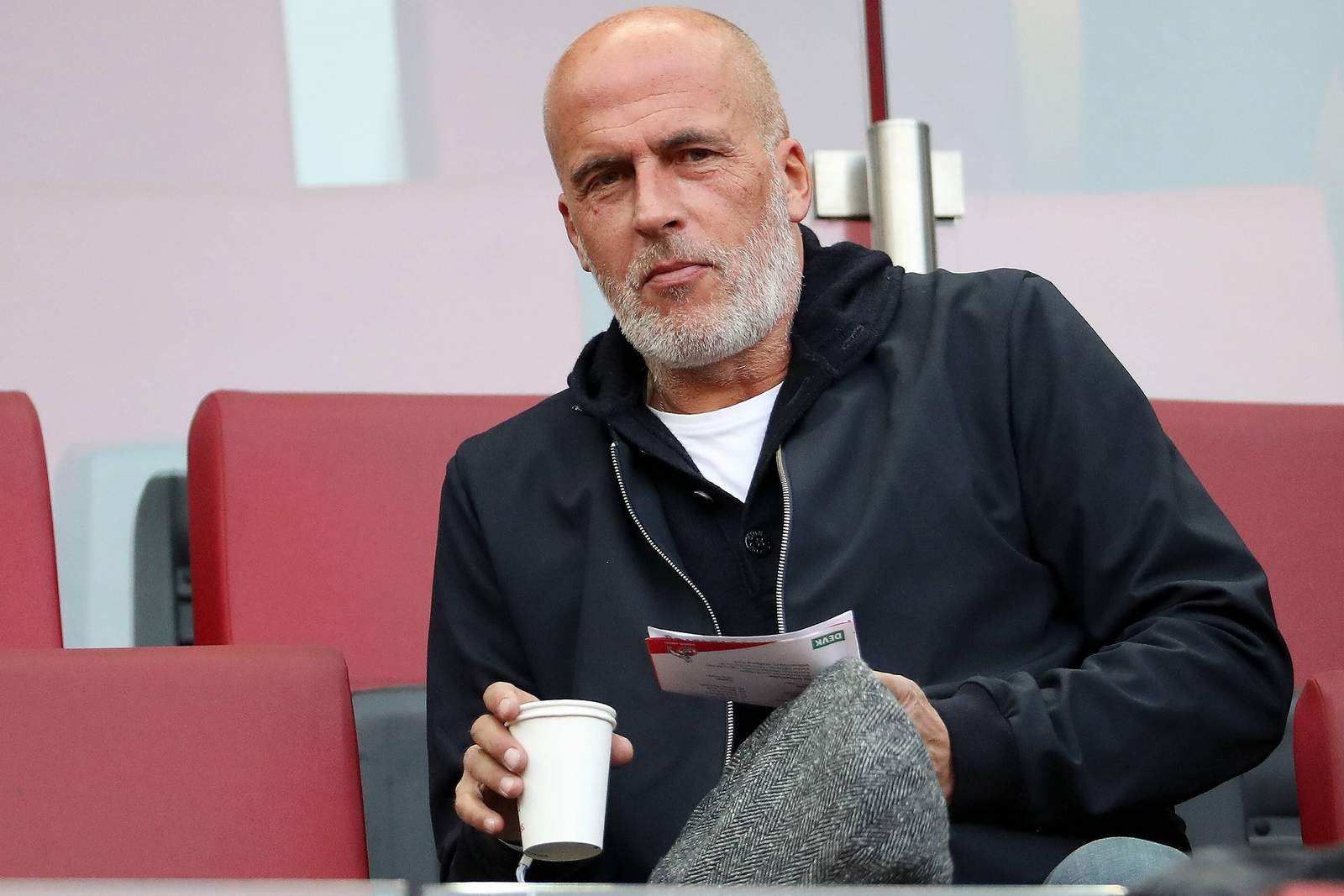 frontzeck 1.fc köln bundesliga Michael Frontzeck auf der Tribüne des Rheinenergiestadion in Köln