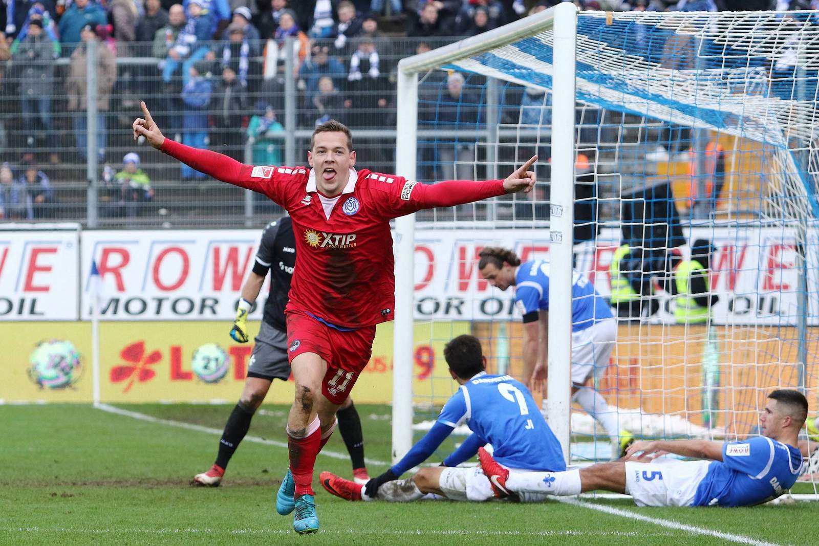 iljutcenko duisburg 2.bundesliga Stanislav Iljutcenko jubelt nach Tor für Duisburg in Darmstadt