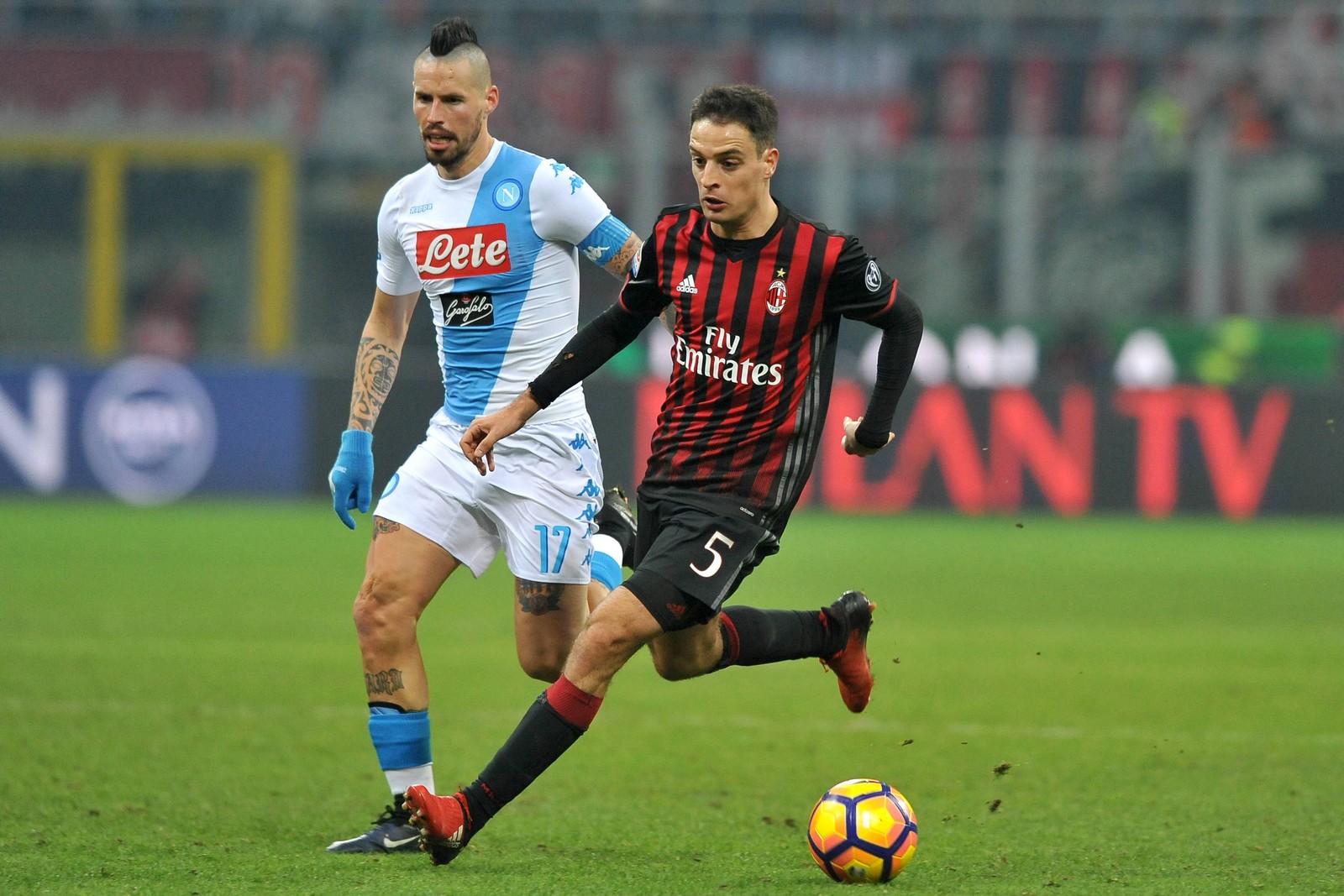Giacomo Bonaventura, AC Milan, Marek Hamsik, SSC Neapel, Seria A Giacomo Bonaventura vom AC Milan gegen Marek Hamsik vom SSC Neapel