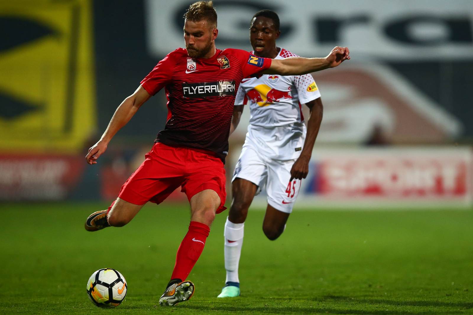 lukas grozurek, admira wacker, 2. bundesliga Lukas Grozurek beim Torschuss
