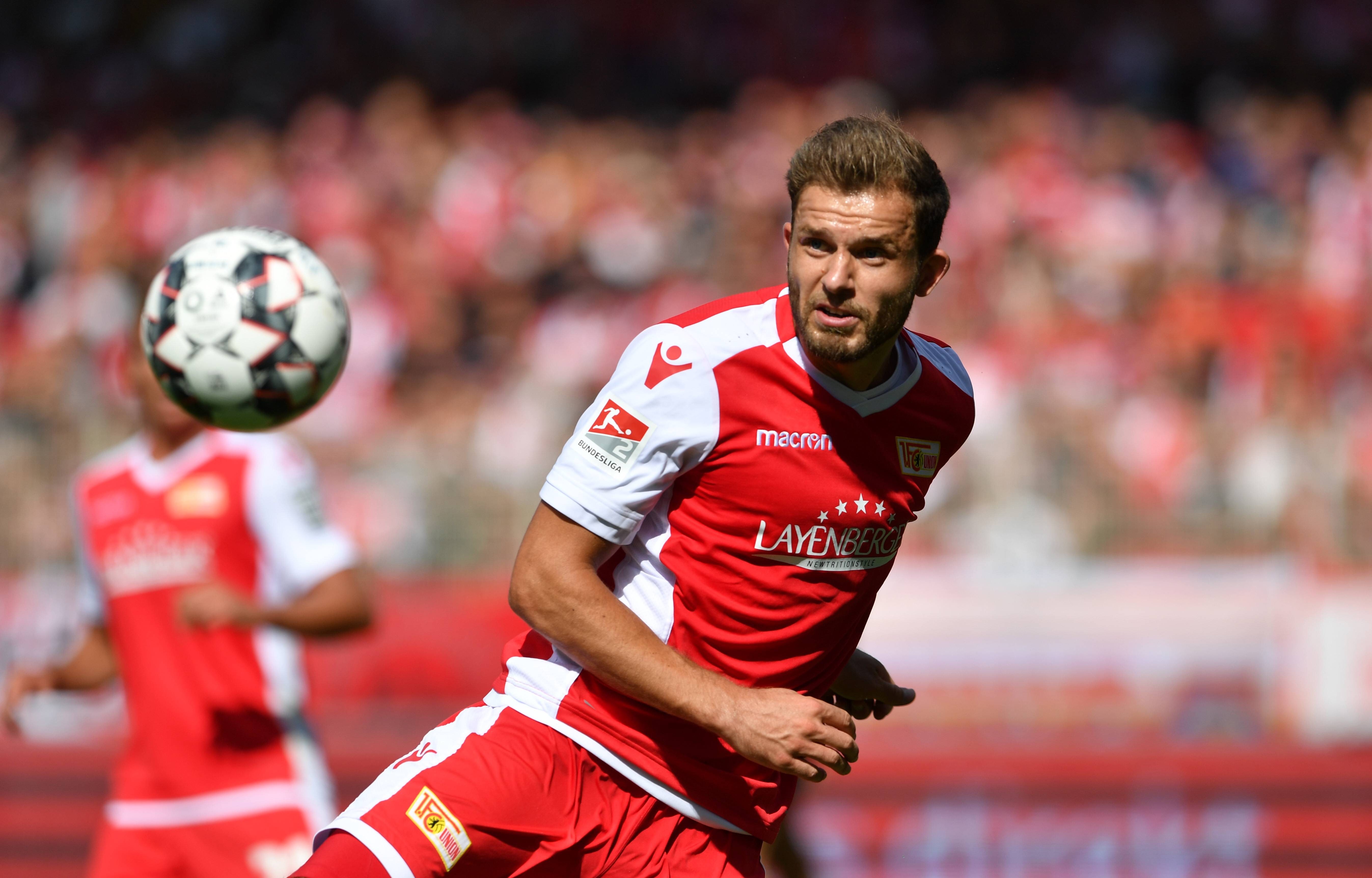 2. Liga, Union Berlin, Ken Reichel Ken Reichel bringt für Union den Ball nach vorne.