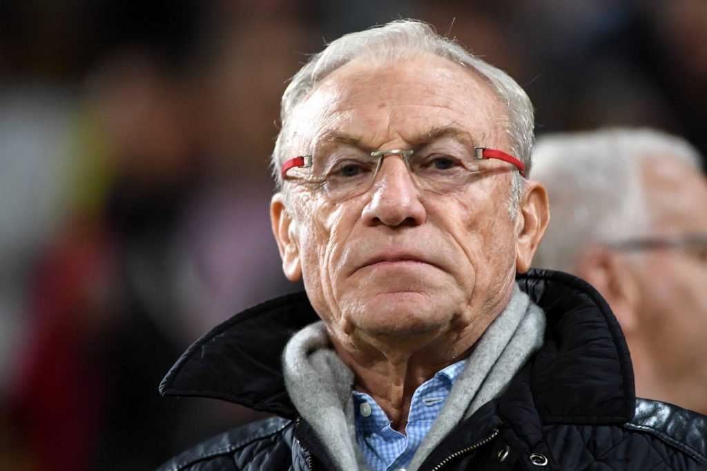 Dynamo Dresden Eduard Geyer gibt Ehrenspielführer Würde ab