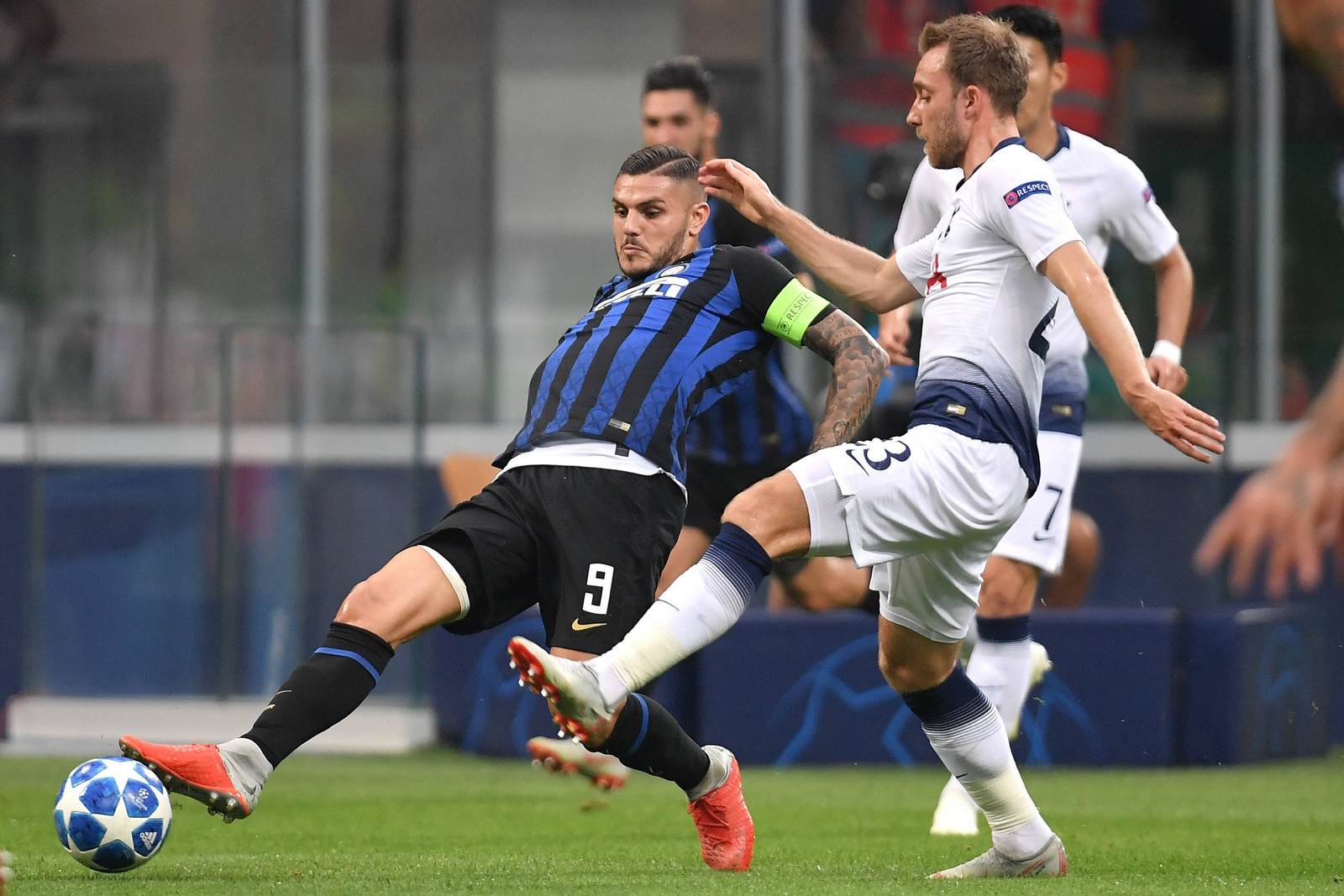 mauro icardi, christian eriksen, inter mailand, tottenham, champions league Mauro Icardi im Duell mit Christian Eriksen. Jetzt auf die Partie Tottenham vs Inter Mailand wetten