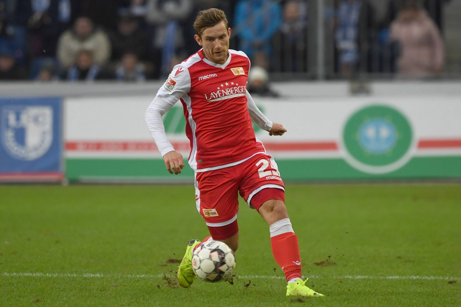 2. liga, union berlin, christopher lenz Christopher Lenz jagt den Ball.