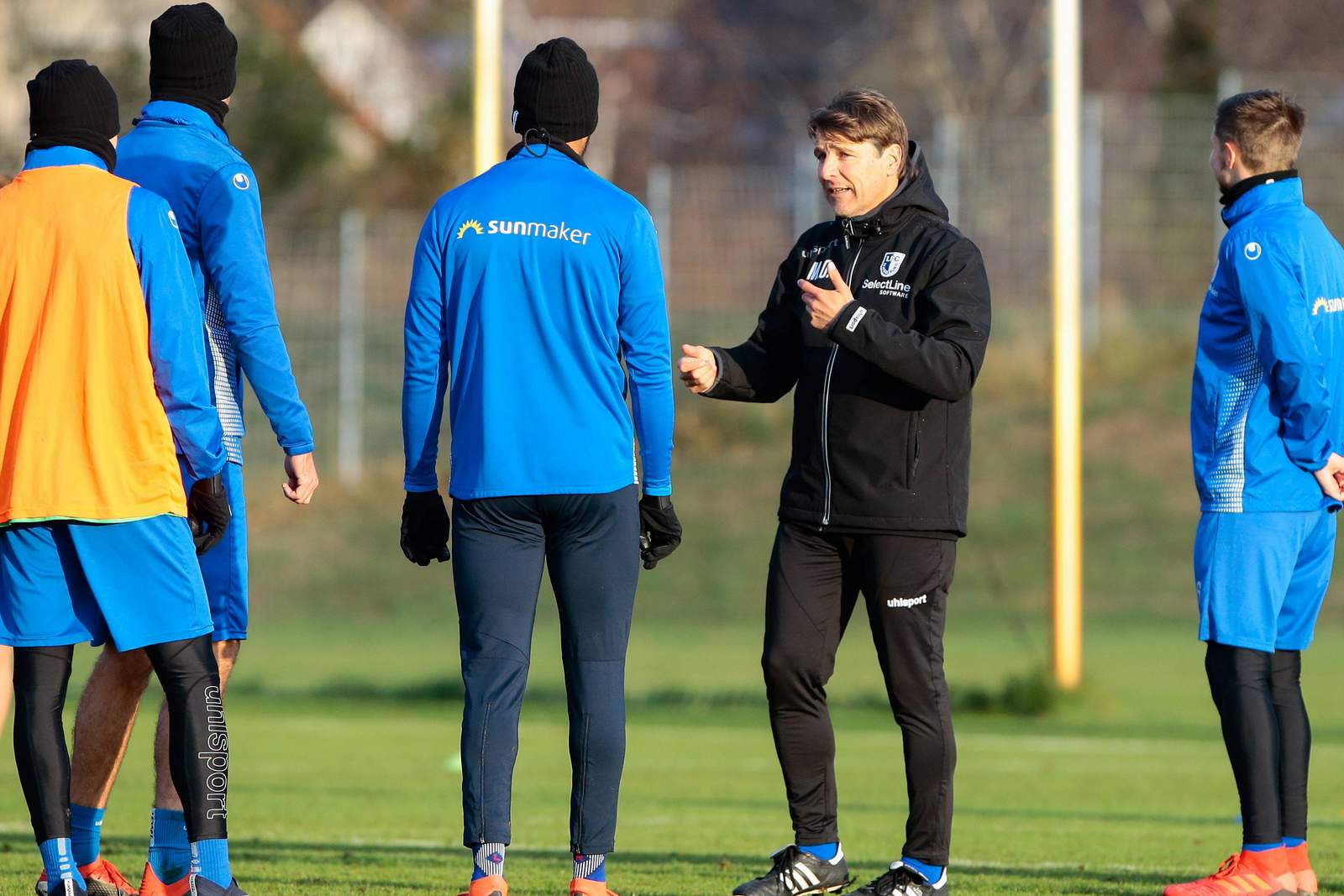 michael oenning, 1 fc magdeburg, 2. bundesliga Michael Oenning redet im Training