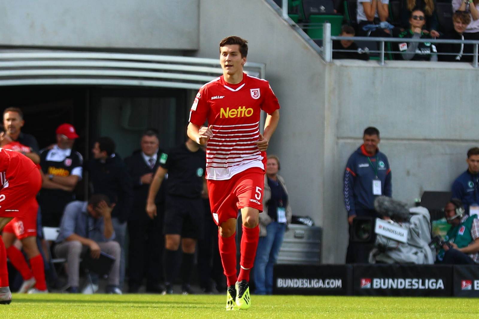 Dominic Volkmer, Jahn Regensburg, 2. bundesliga Dominic Volkmer von Jahn Regensburg