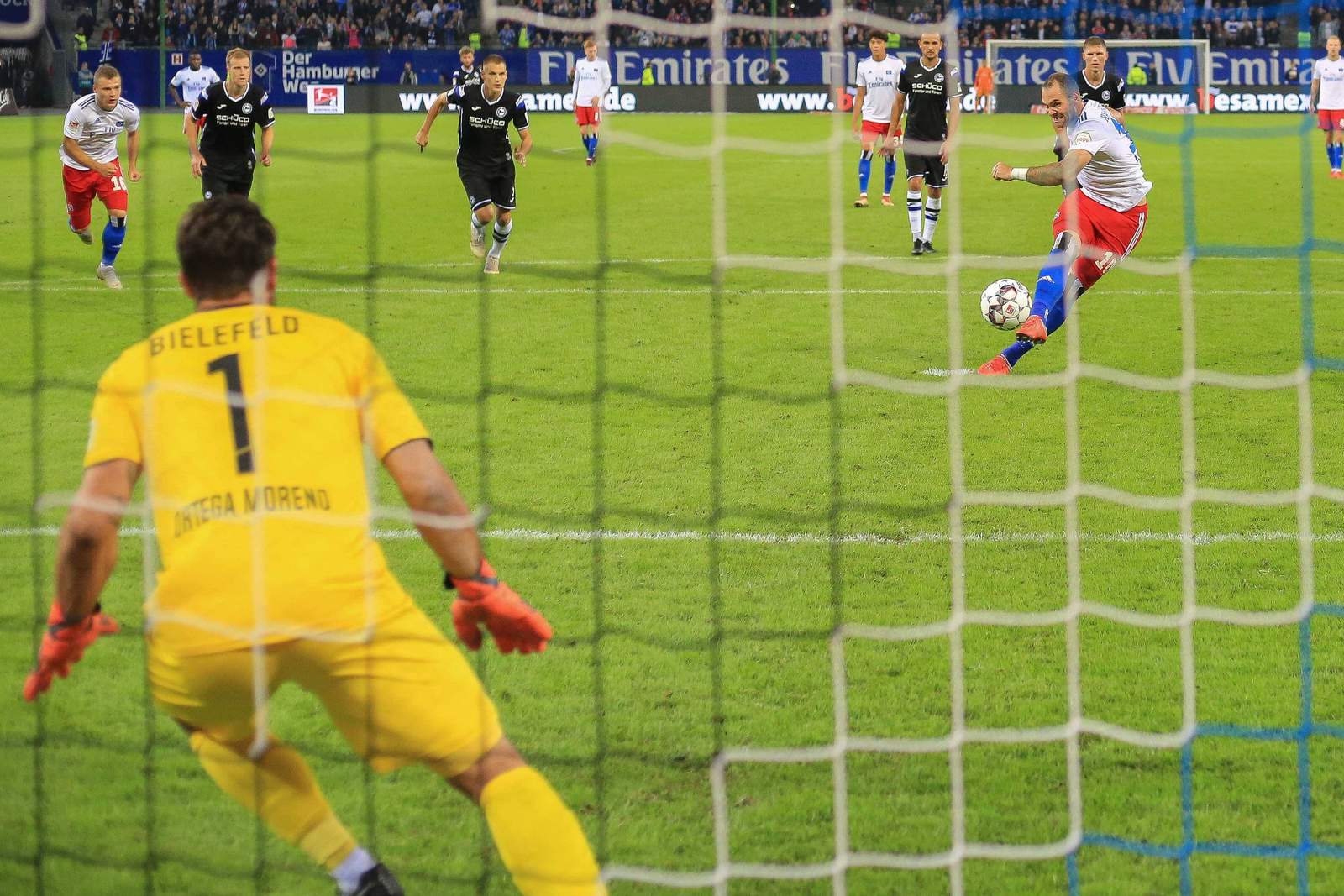 ortega bielefeld lasogga hsv 2.bundesliga Trifft Lasogga wieder per Elfmeter? Jetzt auf Arminia Bielefeld vs HSV wetten
