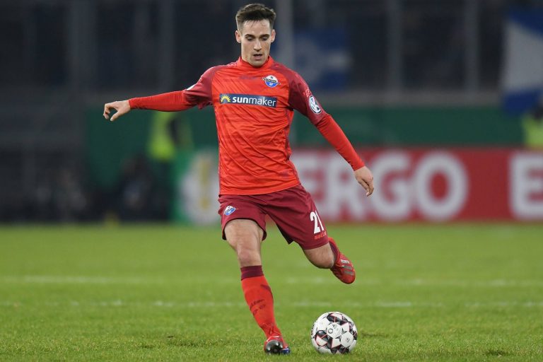 VfB Stuttgart Philipp Klement unterschreibt langfristig