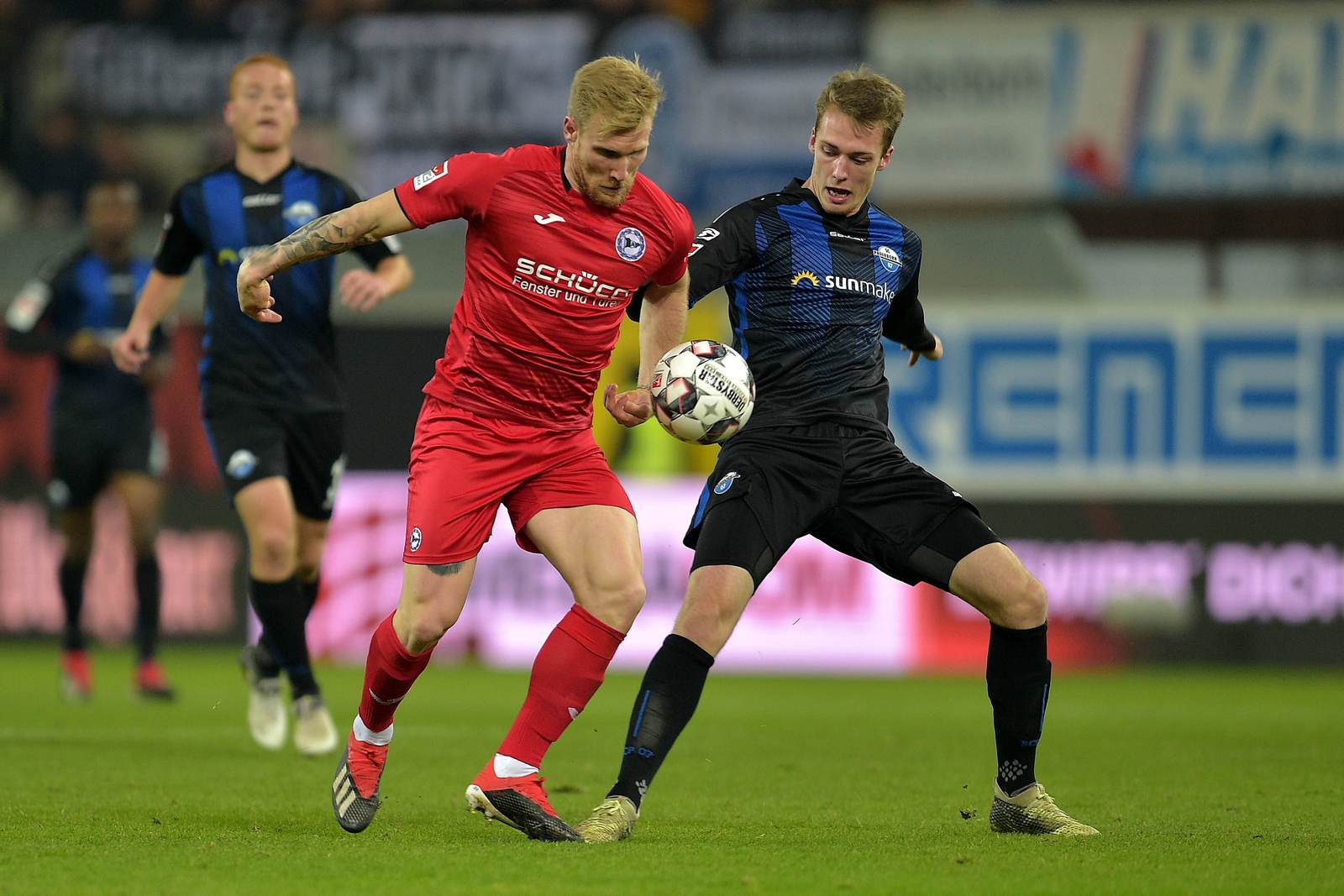 andreas voglsammer, arminia bielefeld, sebastian schonlau, sc paderborn, 2. bundesliga Andreas Voglsammer im Zweikampf mit Sebastian Schonlau