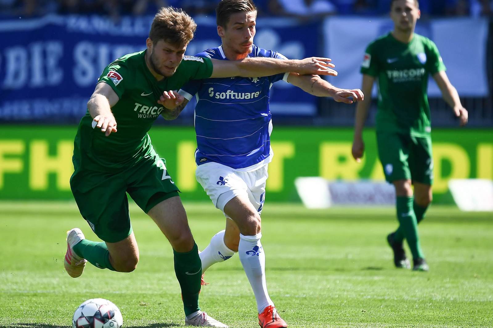 Baumgartner, Bochum, Mehlem, Darmstadt, 2. Bundesliga Bochums Dominik Baumgartner im Zweikampf mit Darmstdts Marvin Mehlem