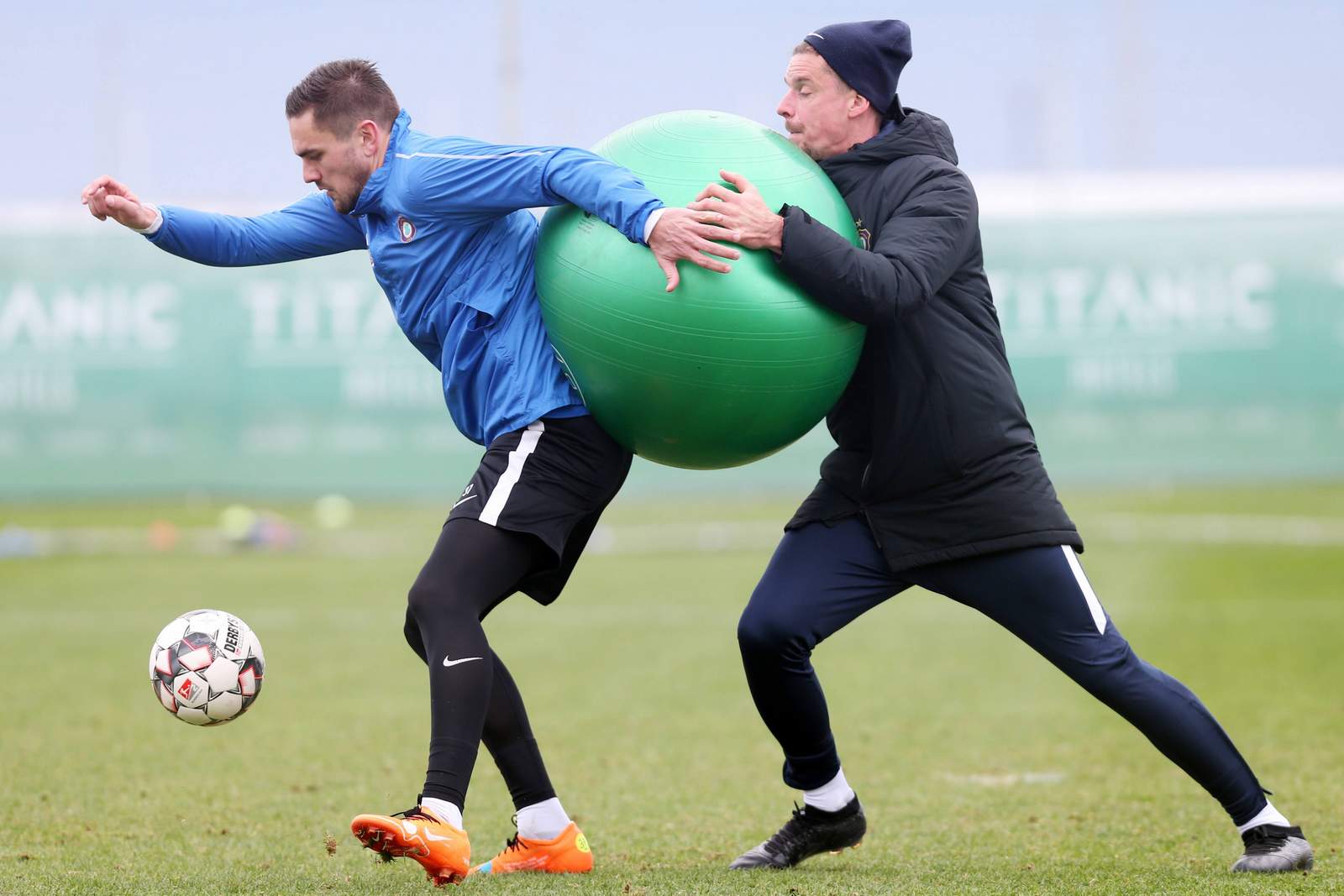 2. bundesliga, erzgebirge aue, pascal testroet Pascal Testroet im Wintertrainingslager.