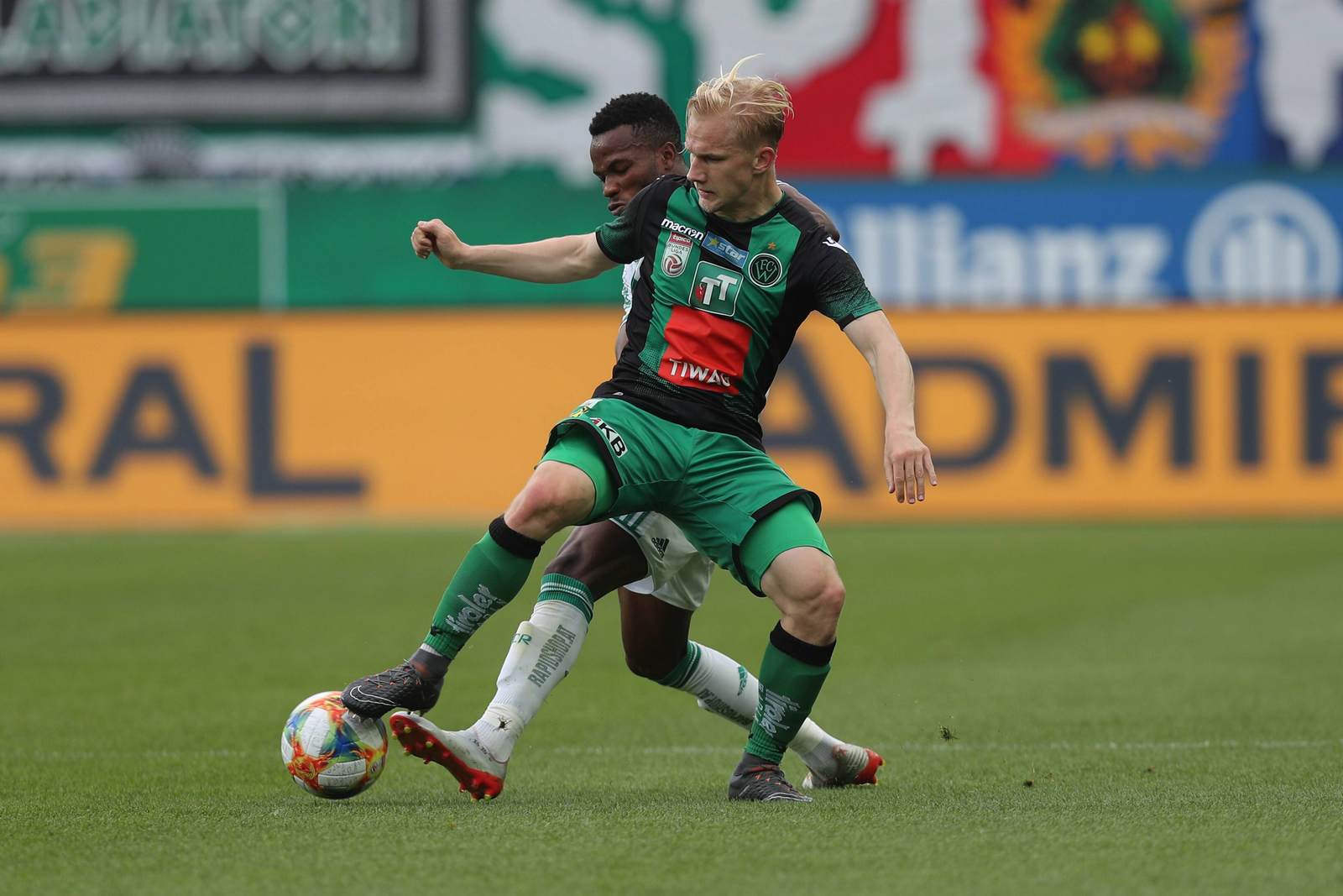 bryan henning, wacker innsbruck, österreich bundesliga Bryan Henning am Ball für Wacker Innsbruck