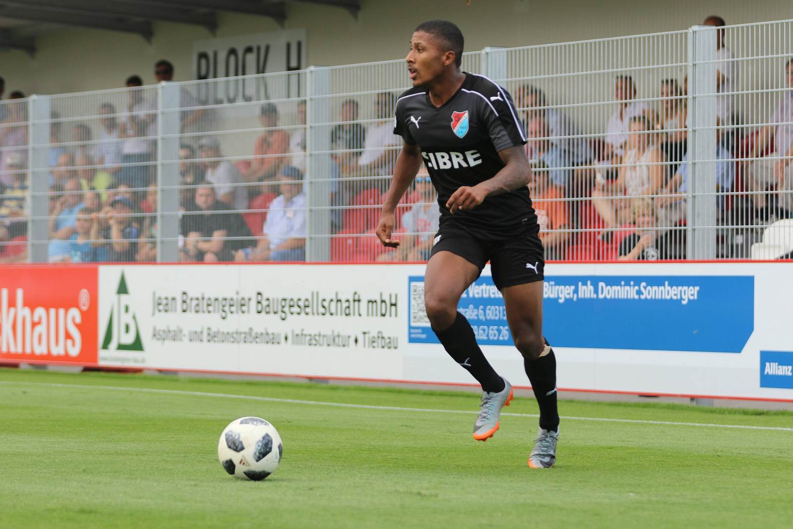 florian heister, tsv steinbach, regionalliga Florian Heister am Ball für den TSV Steinbach