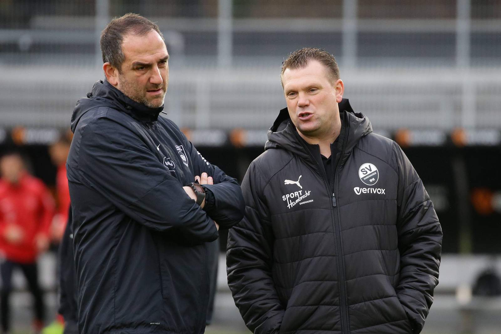 2. bundesliga, sv sandhausen, uwe koschinat, 1. fc heidenheim, frank schmidt Uwe Koschinat (r.) im Austausch mit Frank Schmidt.