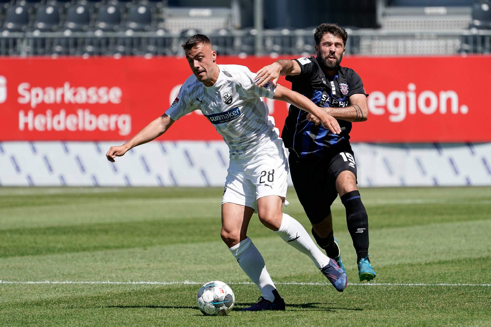 2. bundesliga, sv sandhausen, philipp foerster Philipp Förster (l.) gegen den FSV Frankfurt