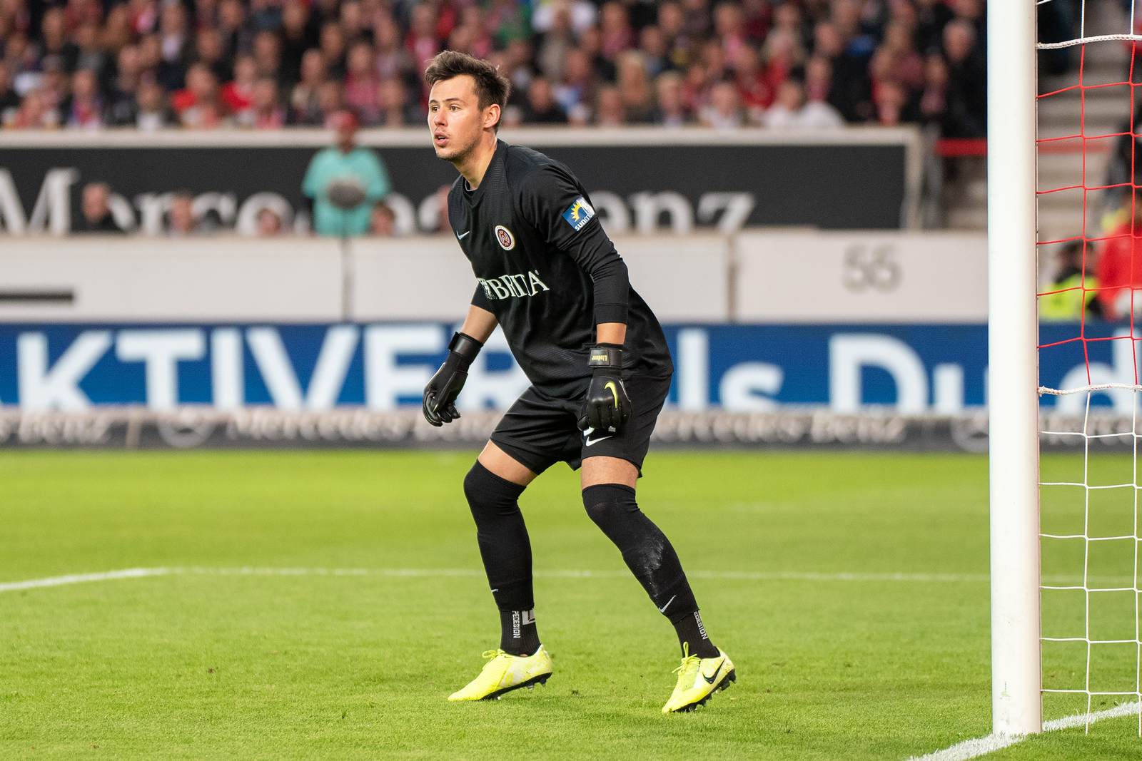 heinz lindner, wehen wiesbaden, 2. bundesliga Heinz Lindner im Tor des SV Wehen Wiesbaden