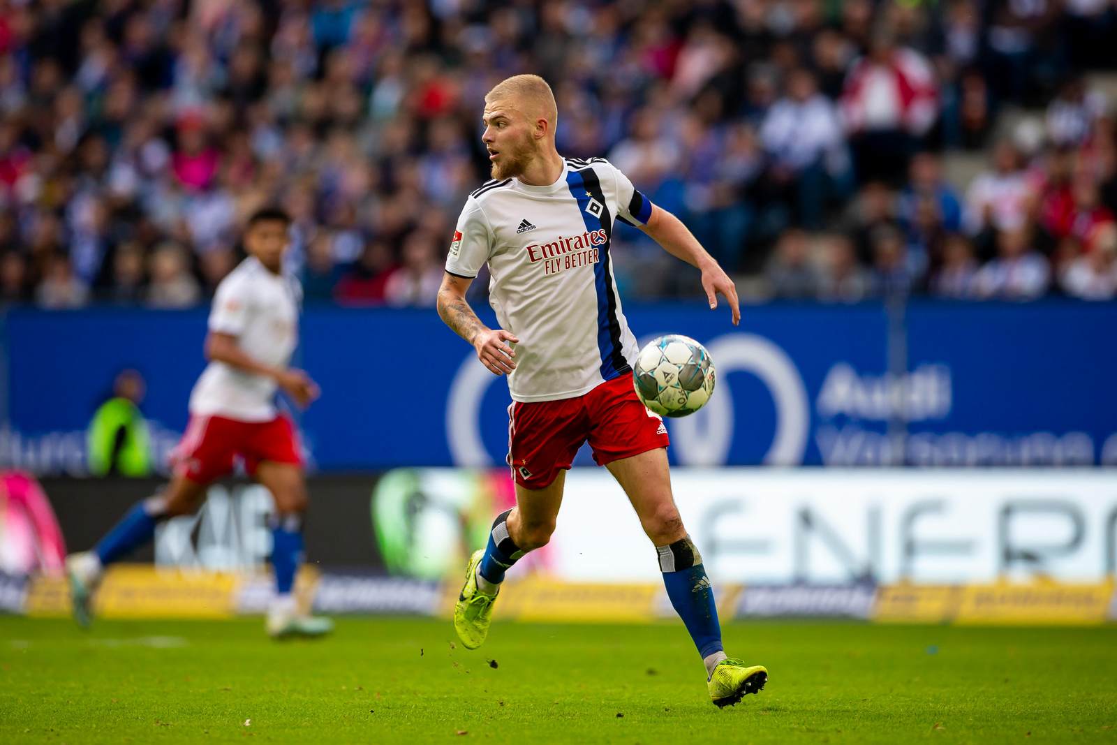 rick van drongelen, hsv, 2. bundesliga Rick van Drongelen am Ball für den HSV