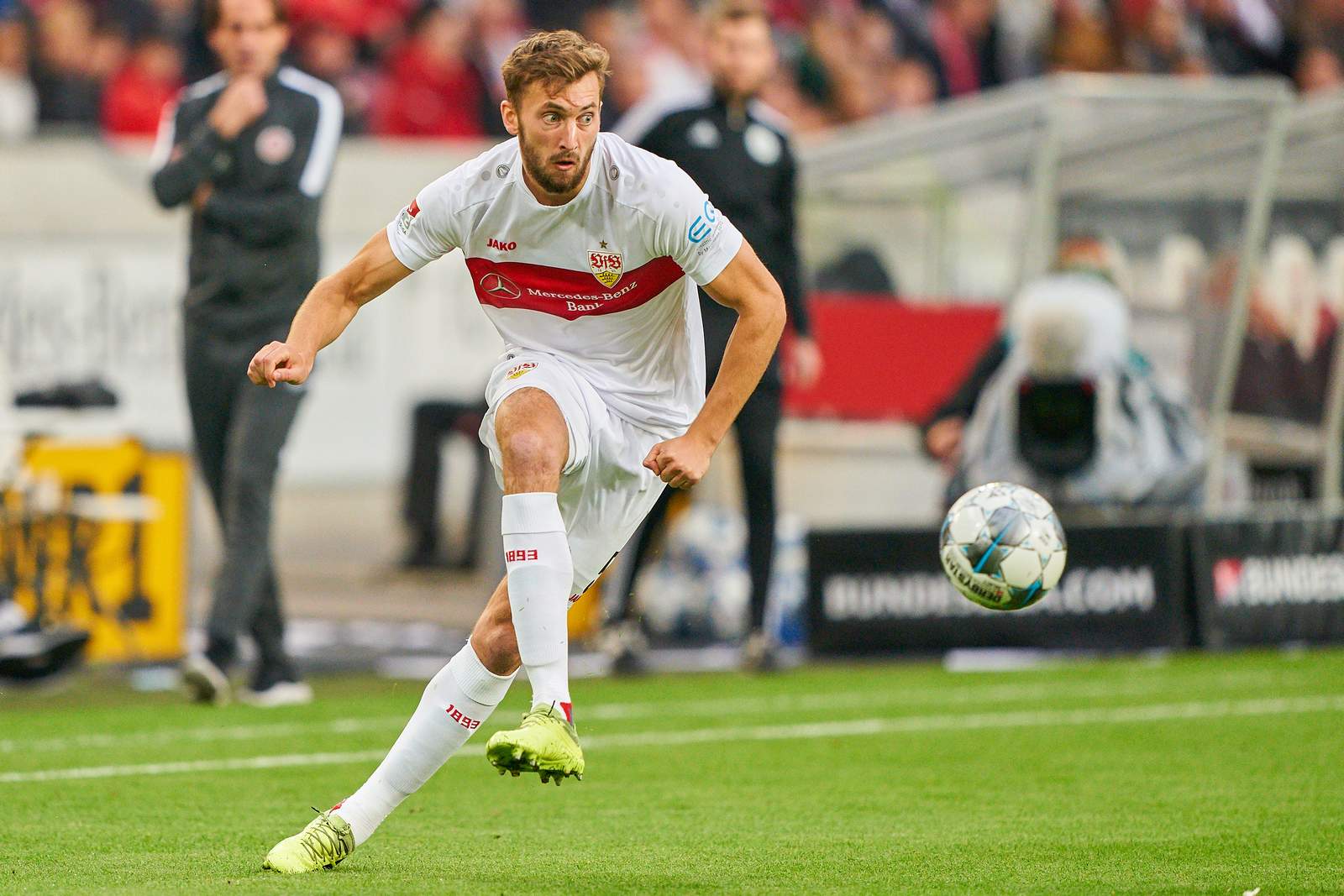 2. bundesliga, vfb stuttgart, nathaniel phillips Nathaniel Phillips im Spiel gegen Wehen Wiesbaden.