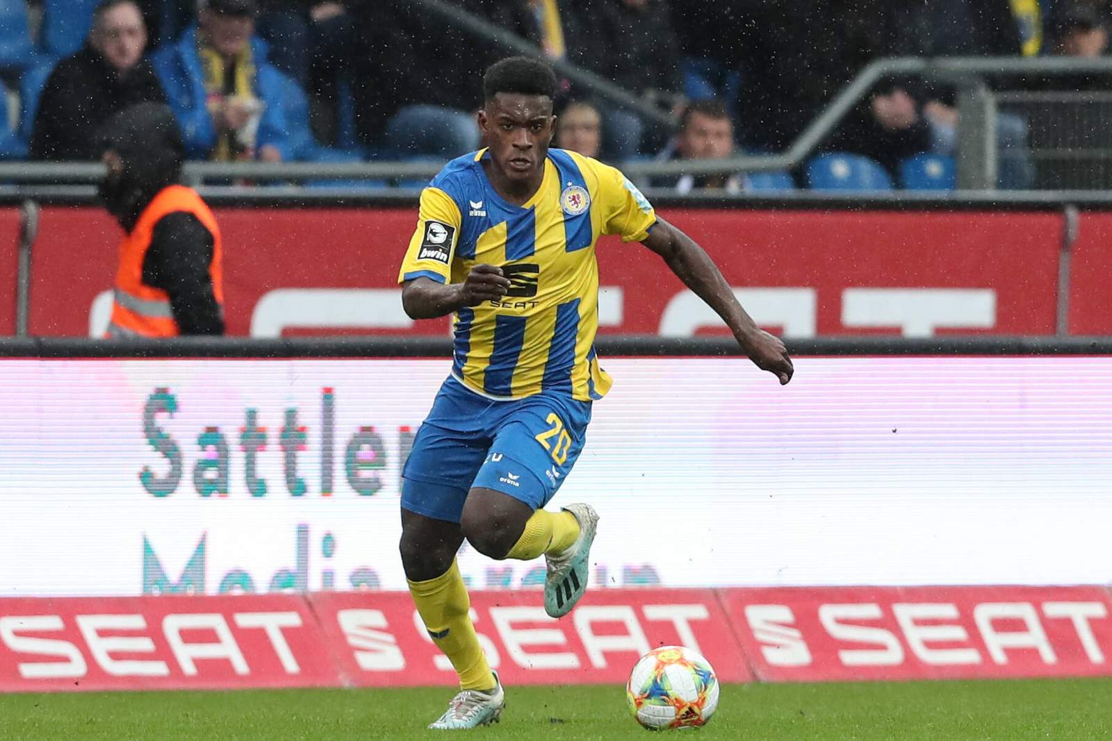 3. liga, eintracht braunschweig, merveille biankadi Merveille Biankadi nimmt Tempo auf.