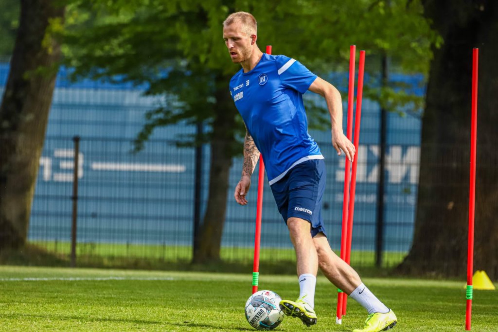 Philipp Hofmann, ksc, 2. bundesliga Philipp Hofmann beim KSC