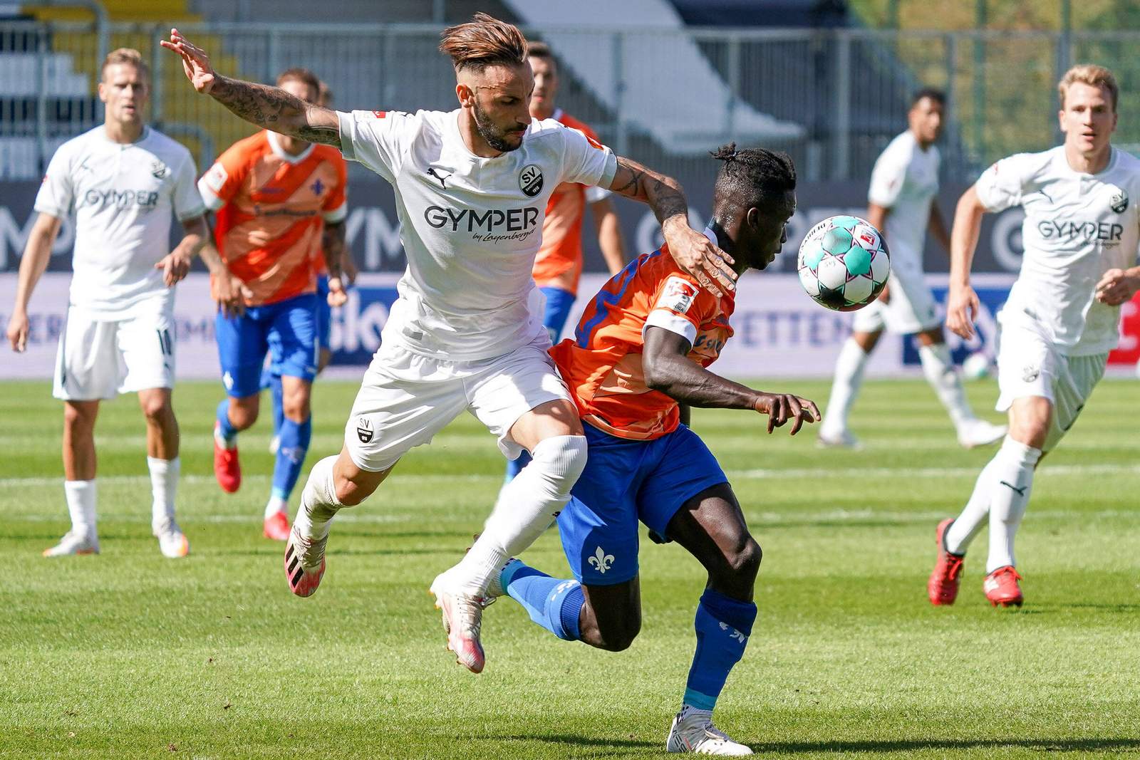 2. bundesliga, sv sandhausen, diego contento, darmstadt 98, braydon manu Diego Contento gegen Braydon Manu.