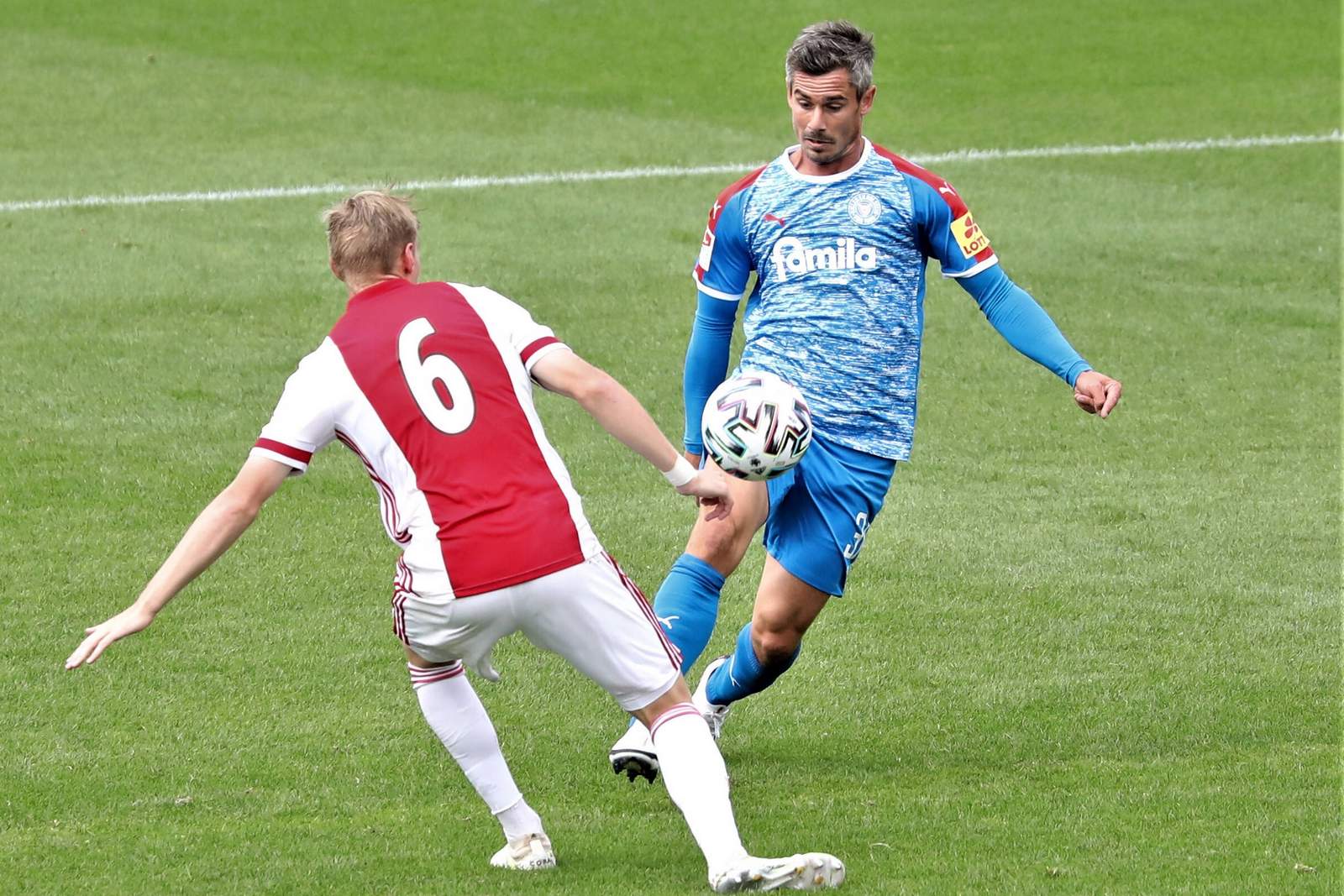 Fin Bartes im Test gegen Ajax Amsterdam.