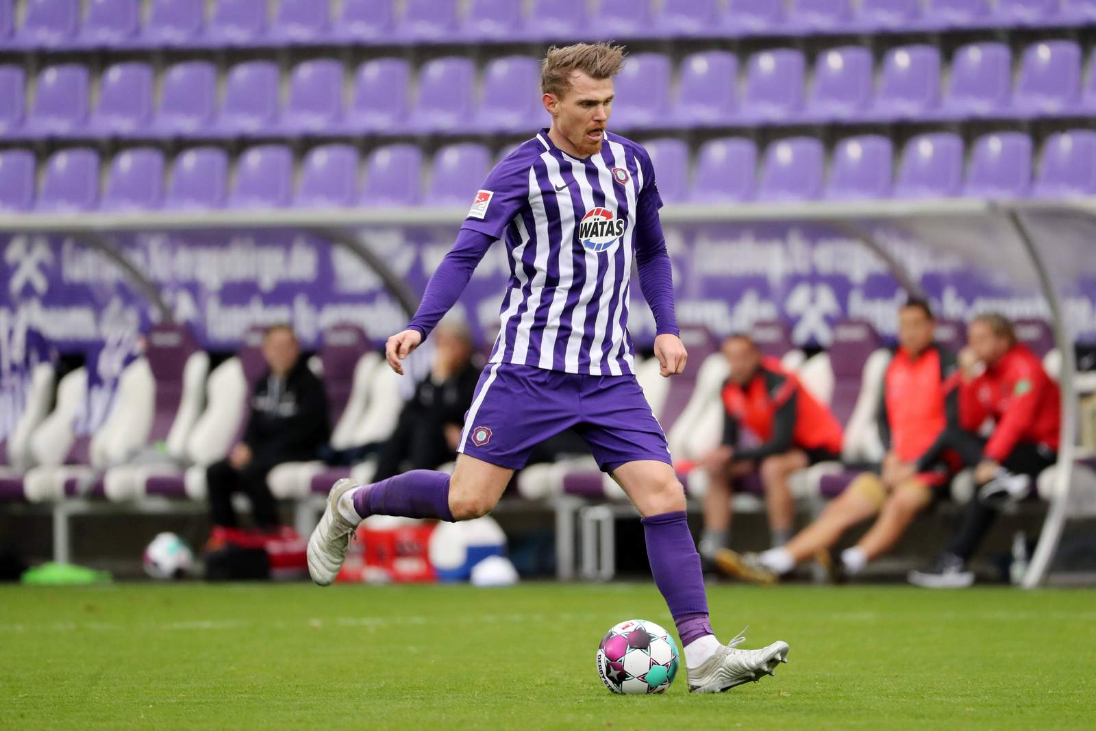2. bundesliga, erzgebirge aue, steve breitkreuz Steve Breitkreuz gegen Kiel.