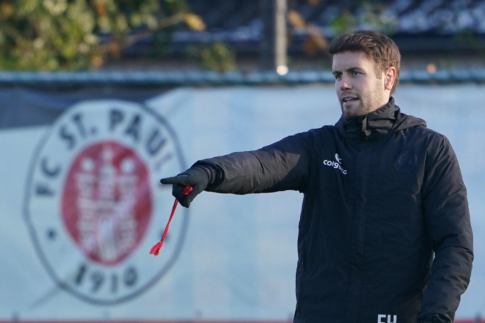 St. Paulis Interims-Trainer Fabian Hürzeler. © picture alliance/dpa | Marcus Brandt