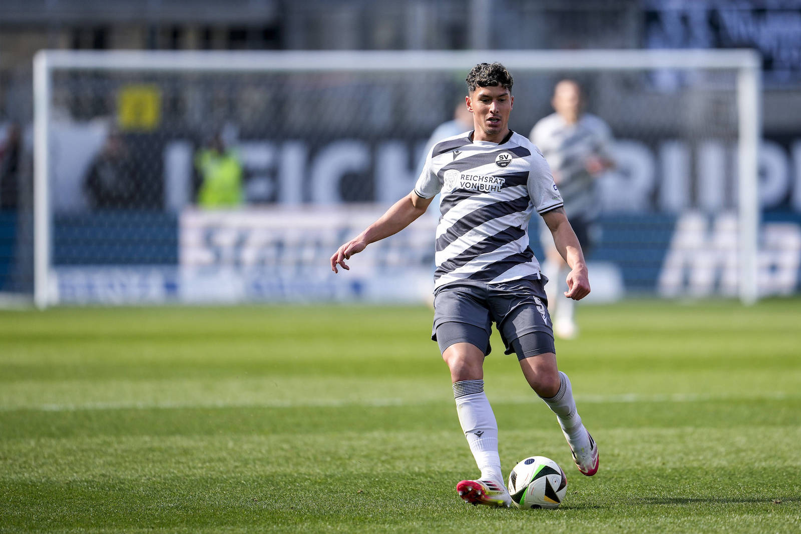 © IMAGO / foto2press