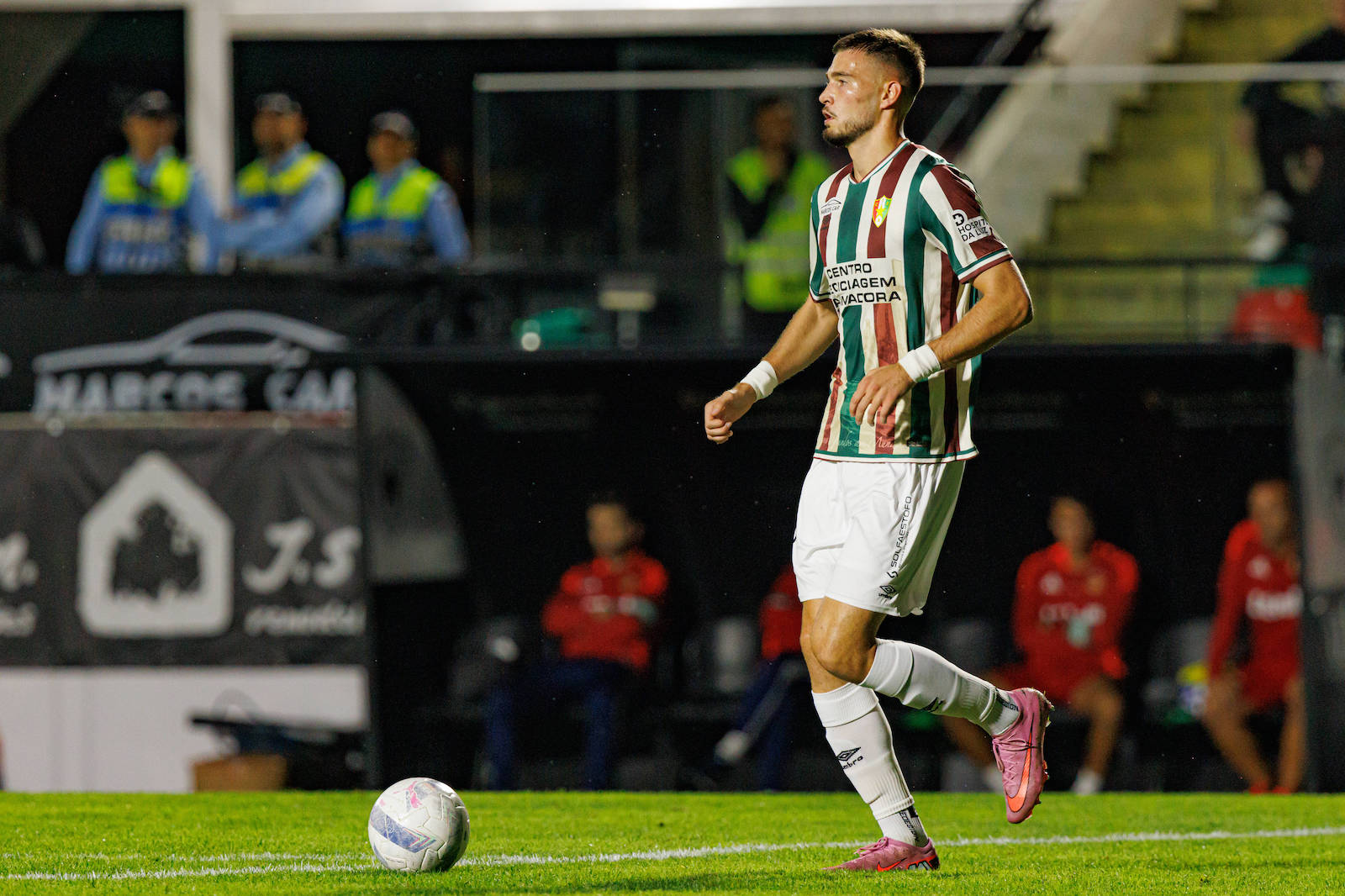 © IMAGO / Ball Raw Images